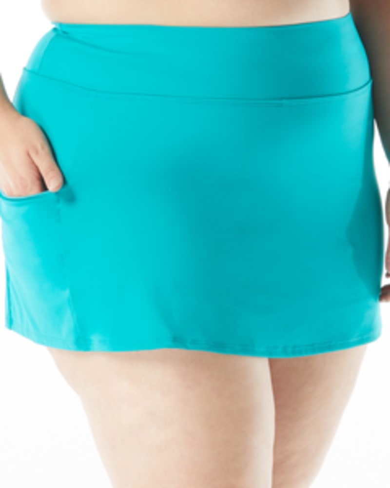 Front of a model wearing a size 16W Emma Swim Skirt in ALOHA JADE by Beach House Woman. | dia_product_style_image_id:269138